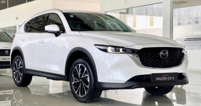 Mazda CX-5 và VinFast VF 7 bám đuổi sít sao ở phân khúc SUV hạng C